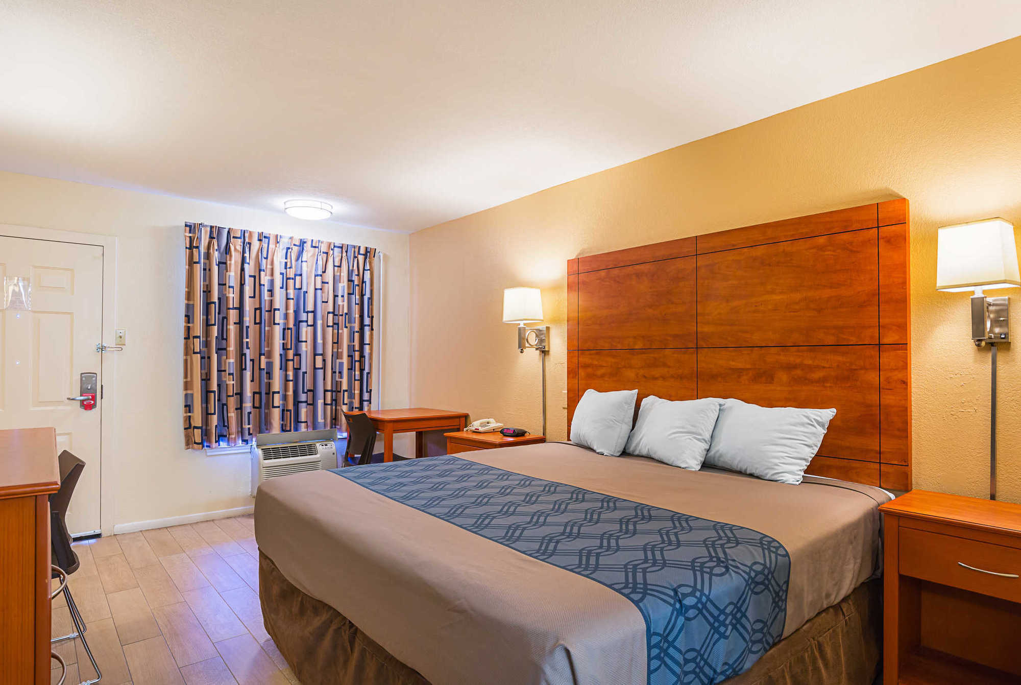 Econo Lodge Huntsville- University Area Ruang foto